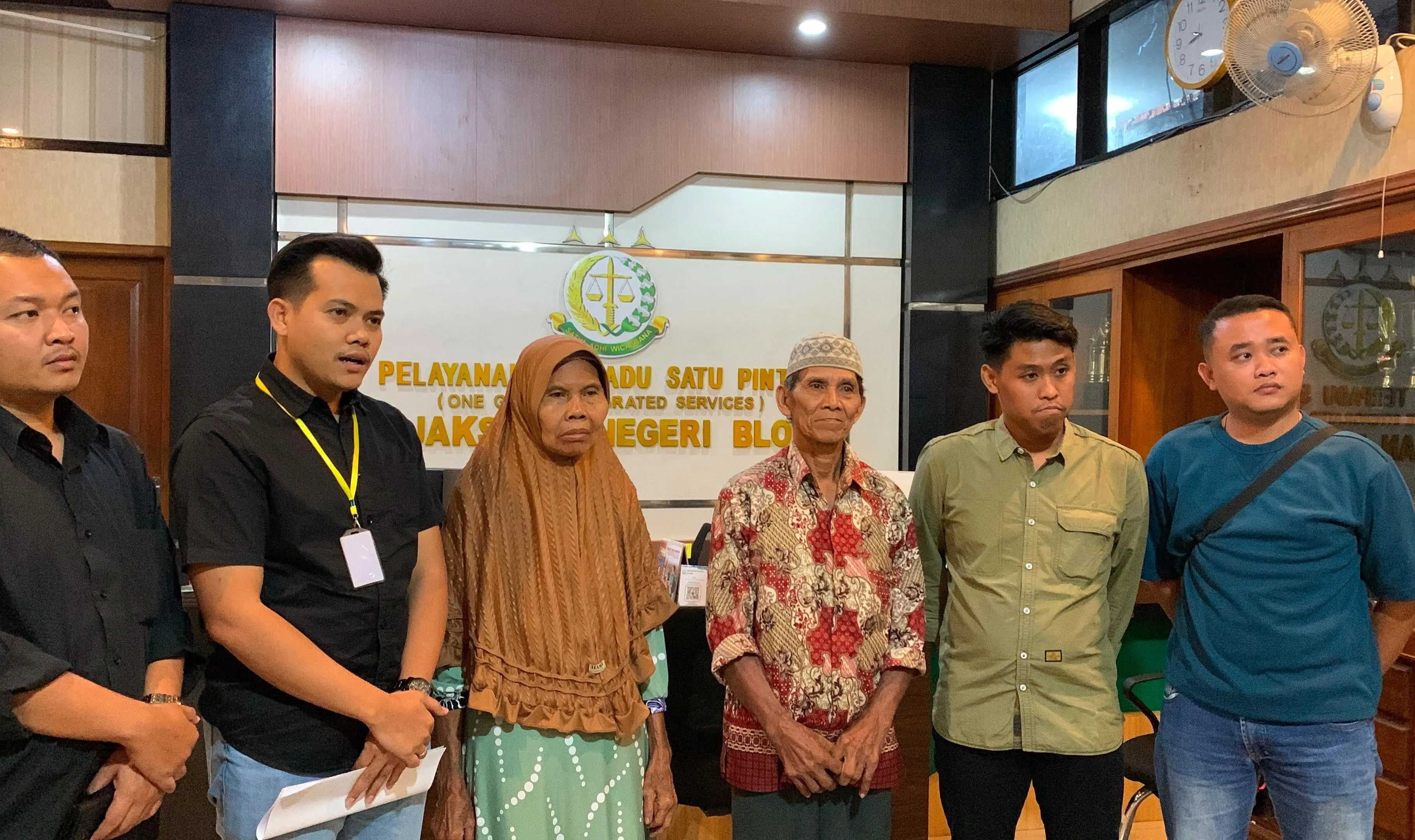 Kasus Bakar Sampah Dua Lansia di Blora Berakhir Damai, Tuntutan Rp30 Juta Tak Dibahas Lagi